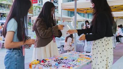 湄園市集 | 筆尖流轉(zhuǎn)，繪就校園煙火氣 動(dòng)漫畫(huà)的創(chuàng)作之旅